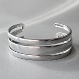 シルバー | メタルラインステンレスワイドバングルブレスレット 太め 女性 | FACION