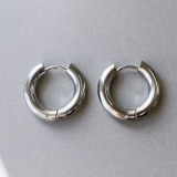 シルバー | チャンキーメタルフープステンレスピアス アレルギー対応 サージカルステンレス | FACION