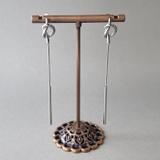 シルバー | ノットラインチェーンステンレスピアス アレルギー対応 揺れる | FACION