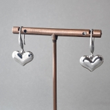 シルバー | プランプハートステンレスフックピアス アレルギー対応 つけっぱなし | FACION