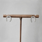 シルバー | 馬蹄ホースシューCZステンレスピアス 馬 アレルギー対応 | FACION