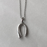 シルバー | ニュアンス馬蹄ホースシューステンレスネックレス 金属アレルギー つけっぱなし | FACION