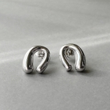 シルバー | ニュアンス馬蹄ホースシューステンレスピアス アレルギー対応 レディース | FACION