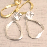 変形フレームソフトメタルピアス シルバー ゴールド | FACION | 詳細画像1 