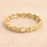 ホワイト | オーバルメタルストーンブレスレット バングル エスニック | FACION