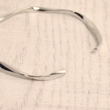 スリムウェーブメタルバングルブレスレット 曲線 歪み | FACION | 詳細画像3 