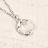 エンボスメタルネックレス コインメダルプチペン定番ペンダント人気トレンド | FACION | 詳細画像3 