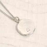 エンボスメタルネックレス コインメダルプチペン定番ペンダント人気トレンド | FACION | 詳細画像4 