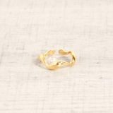 ゴールド | ウェーブニュアンスメタルリング 指輪 変形ゆがみシルバーゴールド | FACION