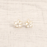 ホワイト | パステルカラーストーン付フラワーピアス 春夏花チタンポスト浴衣 | FACION