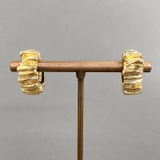 ゴールド | バンピークリップ式イヤリング 両耳用 大ぶり | FACION