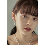 オフホワイト | niana ニアナ フラワーモチーフパールイヤリング | Fashion Letter