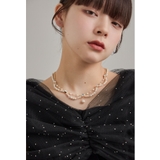 オフホワイト | niana ニアナ パールスカラップネックレス | Fashion Letter