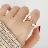 着飾る大人の上品さ。パール＆ビジューカーブラインリング | futier land | 詳細画像3 