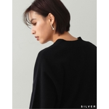 パールのアクセントがコーデを華やかに オーバーラップパール付ピアス アクセサリー | Re:EDIT | 詳細画像11