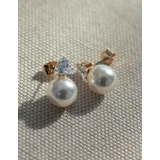 ゴールド(514) | フェイクパール×トライアングルモチーフピアス | Re:EDIT