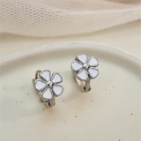 シルバー | フラワーモチーフフープピアス 10181 | G&L Style