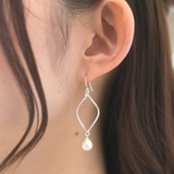 ピアス サージカルステンレス ティアドロップ淡水パール＆ウォープデザインフレーム | ピアス専門店HOMESLICEPRODUCTIONS | 詳細画像7 