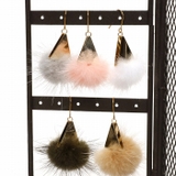 ピアス サージカルステンレス トライアングルプレート＆ファーチャーム | ピアス専門店HOMESLICEPRODUCTIONS | 詳細画像4 