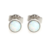 ホワイト | ピアス サージカルステンレス 4mmオパール 1ペア レディース 両耳用 | ピアス専門店HOMESLICEPRODUCTIONS