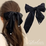 JS FASHION（ジェーエスファッション） | パール付きバレッタ リボン ベロア アシンメトリー ビッグ ヘアアクセサリー りぼん 大きめ 黒 結婚式 髪留め 成人式 二次会 謝恩会 上品 イベント フォーマル パーティー 発表会 衣装 ダンス 小物 エレガント 大きい 華やか ヘアアレンジ レディース 【221227】
