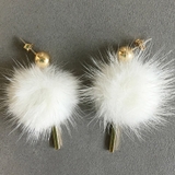 【ea17609】トレンドのファーで季節感のある装いに♪ポンポンファーピアス | KawaiCat | 詳細画像7 
