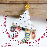 再入荷 クリスマス ホワイトツリーと靴下のブローチ | lunolumo | 詳細画像1