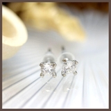 キュービックジルコニアのスタッドピアス | lunolumo | 詳細画像1 