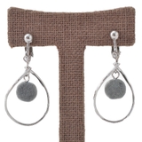 カラーフロッキーとツイストメタルのイヤリング | lunolumo | 詳細画像3 