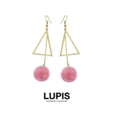 ポンポンファートライアングルロングフックピアス  | LUPIS | 詳細画像5 