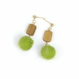 ライム | ウッド×ファーボールピアス  | LUPIS