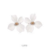 ホワイト | マットカラーフラワーピアス   | LUPIS