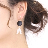 ウッドサークル×ホワイトペタルイヤリング | LUPIS | 詳細画像4