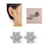 フラワーモチーフキュービックピアス【LACORDE】 | LACORDE  | 詳細画像2 