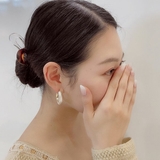 パール×メタル変形フープピアス【S925ポスト】 | LUPIS | 詳細画像6 