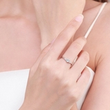 Vラインキュービックジルコニアリング | LACORDE  | 詳細画像1 