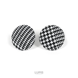ブラック | 千鳥柄ボタンピアス | LUPIS