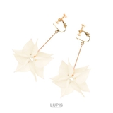 ホワイト | ペタルフリンジロングイヤリング  | LUPIS