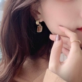 アンバー | 大人可愛いシンプルなマーブルカラーピアス 揺れる 上品 | maison de LATIR