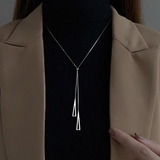 コーデをすっきりと上品に仕上げてくれるループネックレス アクセサリー | maison de LATIR | 詳細画像5