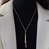 ゴールド | コーデをすっきりと上品に仕上げてくれるループネックレス アクセサリー | maison de LATIR