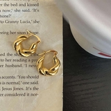 ねじりデザインが繊細な輝きをはなつフープピアス 両耳 上品 | maison de LATIR | 詳細画像3