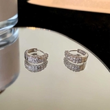 オフィスシーンでも上品に輝くフープピアス ビジューピアス 両耳 | maison de LATIR | 詳細画像4 