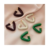 トライアングルの形が目を引く大人めピアス シンプル 上品 | maison de LATIR | 詳細画像3 