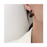 トライアングルの形が目を引く大人めピアス シンプル 上品 | maison de LATIR | 詳細画像8 