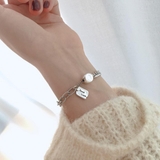 シンプルで上品どんなシーンにも輝きを添えるブレスレット アクセサリー ロゴ入り | maison de LATIR | 詳細画像2