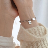 シンプルで上品どんなシーンにも輝きを添えるブレスレット アクセサリー ロゴ入り | maison de LATIR | 詳細画像4