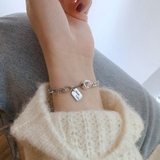 シンプルで上品どんなシーンにも輝きを添えるブレスレット アクセサリー ロゴ入り | maison de LATIR | 詳細画像6