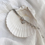 シンプルで上品どんなシーンにも輝きを添えるブレスレット アクセサリー ロゴ入り | maison de LATIR | 詳細画像8