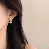 スタイリングにきらめきを添えるプレートピアス 両耳 アクセサリー | maison de LATIR | 詳細画像2